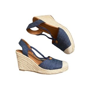 CityClassified Wedge Sandals Size 7